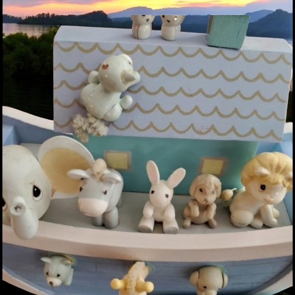 Vintage 1991 Precious Moments Wooden Noah's Ark - Picture 6 of 6